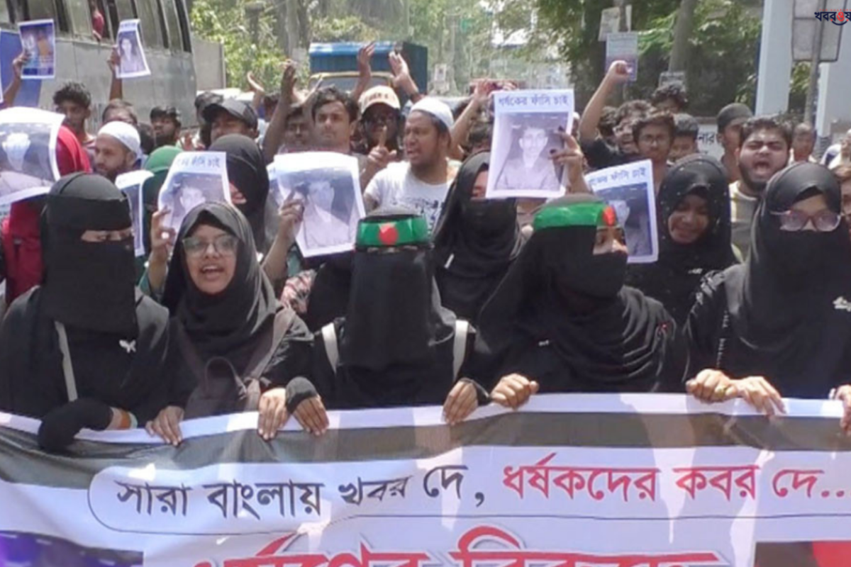 নবাবগঞ্জে ৭ বছরের শিশুকে ধর্ষণের অভিযোগে বিক্ষোভ