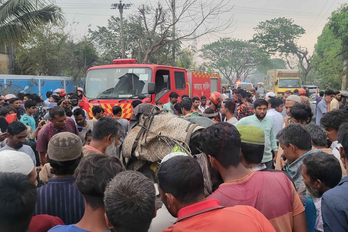 পাবনায় বাস-সিএনজি সংঘর্ষে শিশুসহ নিহত ৫