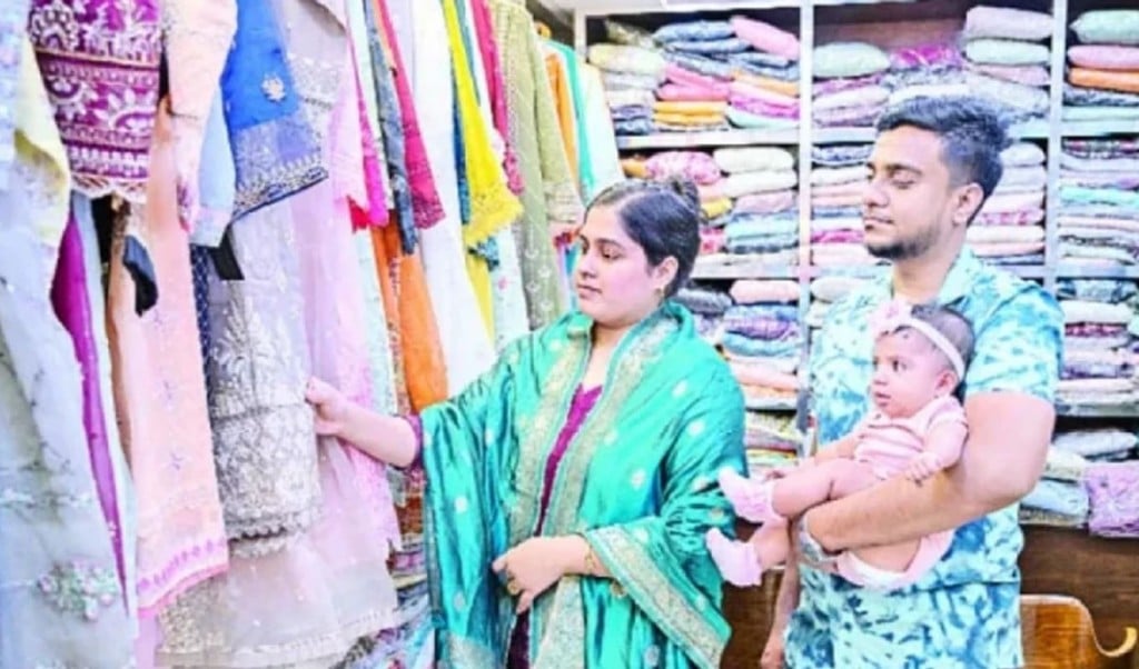paki 1743142771 এবারের ঈদে ভারতীয় পোশাকের বাজার দখল করেছে পাকিস্তান