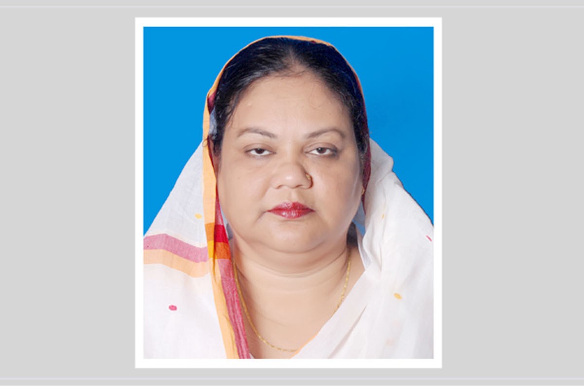 সাবেক ভূমিমন্ত্রীর মেয়ে পিয়া গ্রেপ্তার
