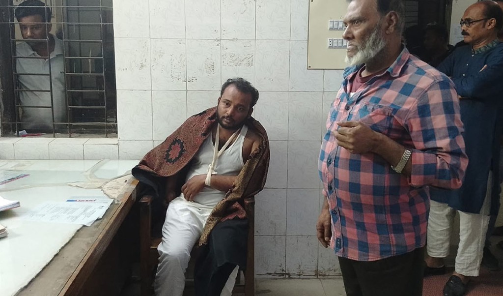 পিরোজপুরে বৈষম্যবিরোধী ছাত্র আন্দোলন ও নাগরিক কমিটির মধ্যে সংঘর্ষ, আহত ৫ 3 pirjpur 1741412486 পিরোজপুরে বৈষম্যবিরোধী ছাত্র আন্দোলন ও নাগরিক কমিটির মধ্যে সংঘর্ষ, আহত ৫