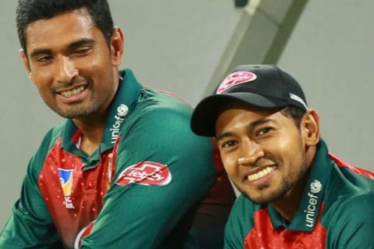 মুশফিকের অবসরের ঘোষণার পর সতীর্থদের আবেগী পোস্ট