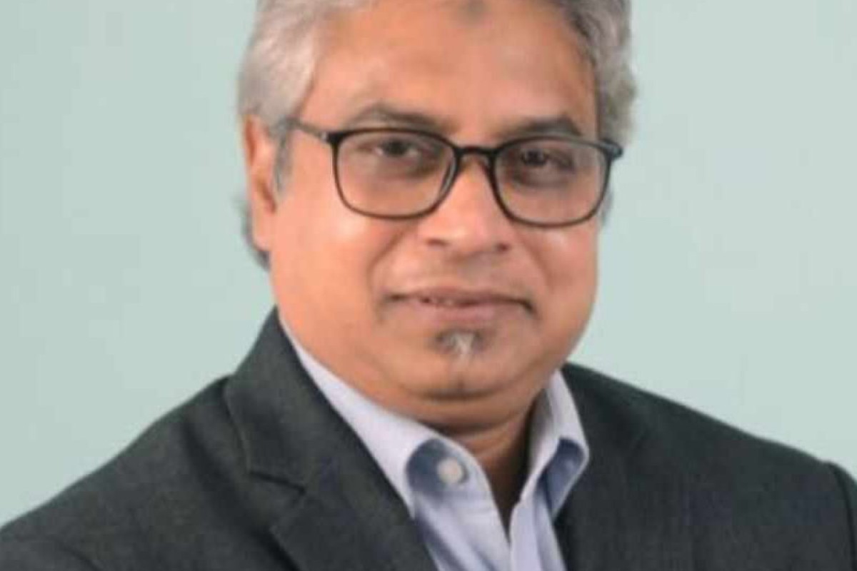 রাজনীতি যখন পেশা, দেশ কি তাদের হাতে নিরাপদ?