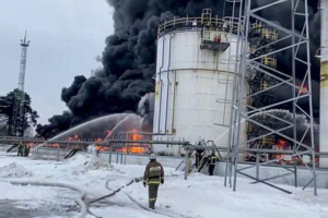 ইউক্রেনের ড্রোন হামলায় রাশিয়ার তেল শোধনাগারে বিস্ফোরণ
