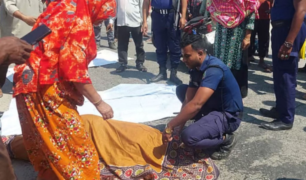 sadeq 6 1743160301 কুষ্টিয়ায় ট্রাকচাপায় প্রাণ গেল মা ও শিশু সন্তানের