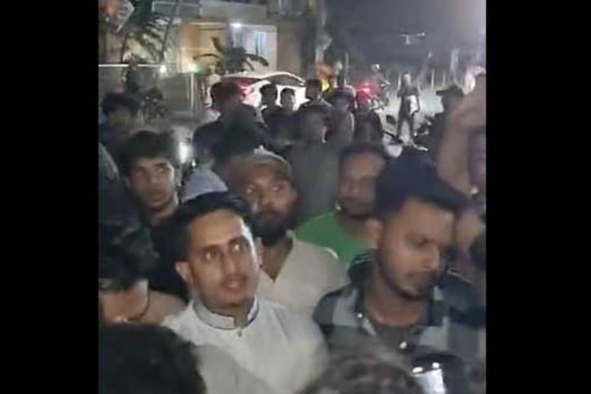 সারজিসের উপর প্রাইভেট বিশ্ববিদ্যালয় শিক্ষার্থীদের হামলা
