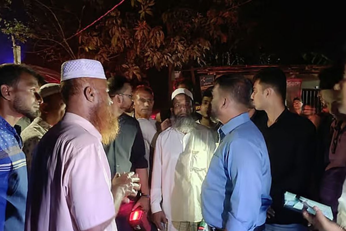 সাতকানিয়ায় ডাকাত সন্দেহে গণপিটুনি: নিহত ২, গুলিবিদ্ধ ৪