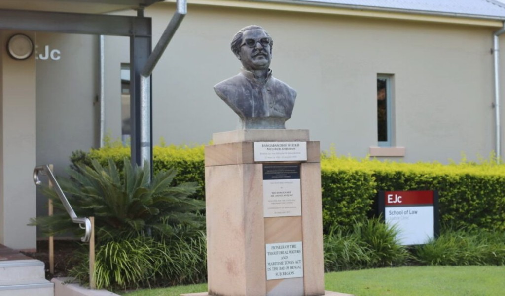 sheikh mujib 1742993272 অস্ট্রেলিয়ার বিশ্ববিদ্যালয় থেকে সরিয়ে নেওয়া হলো বঙ্গবন্ধুর আবক্ষ মূর্তি