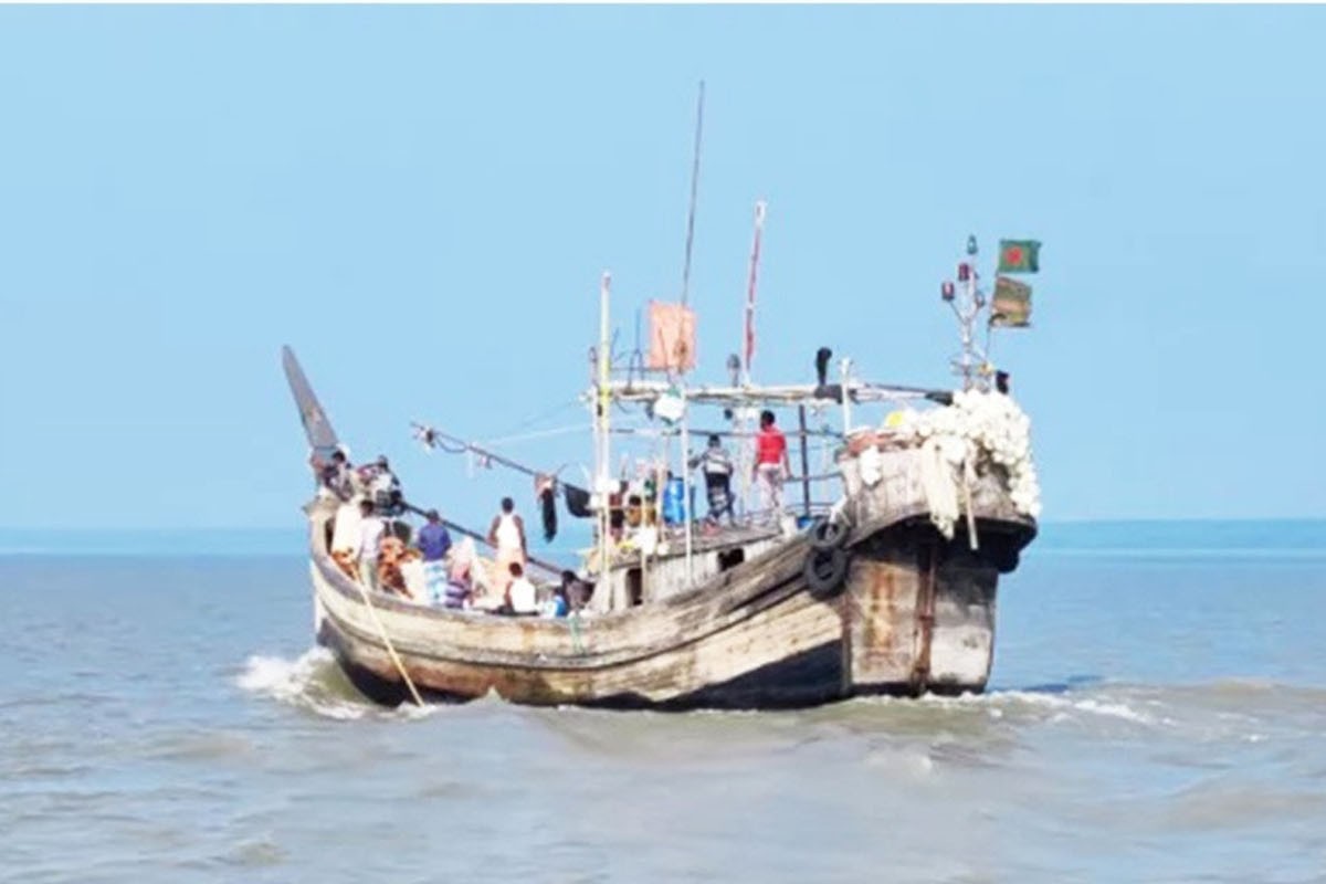 সমুদ্রে সব প্রকার মাছ ধরায় ৫৮ দিনের নিষেধাজ্ঞা