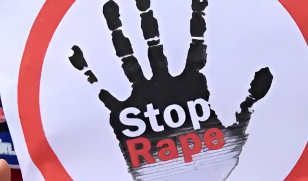বাইসাইকেলে ঘোরানোর কথা বলে ৪ বছরের শিশুকে ধর্ষণের অভিযোগ, কিশোর আটক 5 stop rape 1741437261 বাইসাইকেলে ঘোরানোর কথা বলে ৪ বছরের শিশুকে ধর্ষণের অভিযোগ, কিশোর আটক