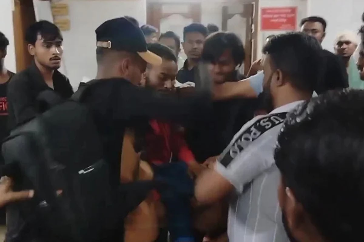 সিলেটে হাসপাতালে চিকিৎসাধীন রোগীদের ওপর বহিরাগতদের হামলা