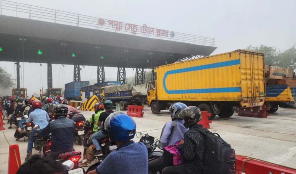 tollpdama 1743221123 পদ্মা সেতুতে ২৪ ঘণ্টায় টোল আদায় ৪ কোটি ২৫ লাখ টাকা
