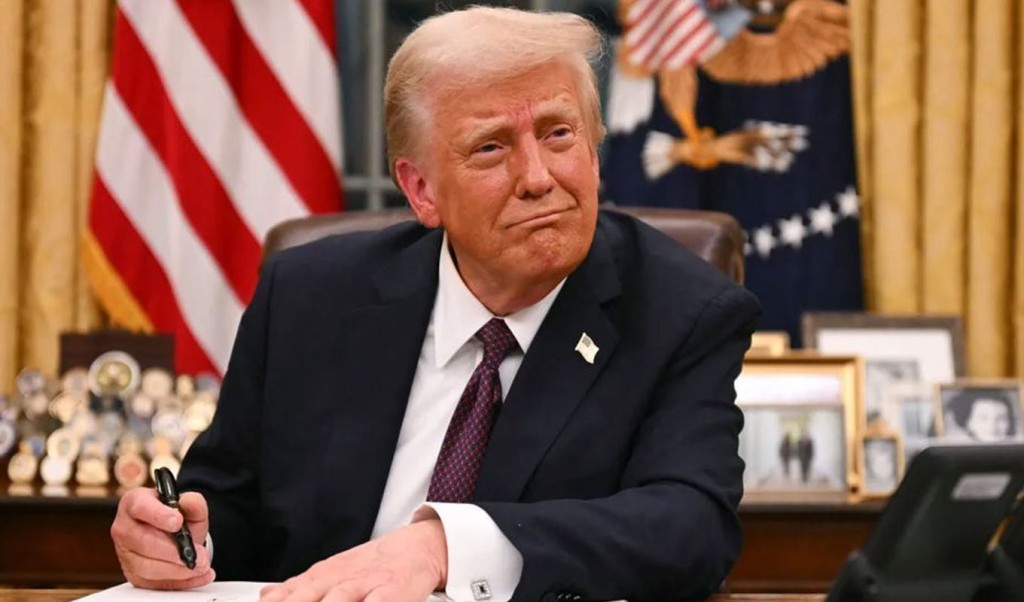 trump 1743407978 মে মাসের মাঝামাঝি সৌদি সফরে যাচ্ছেন ট্রাম্প