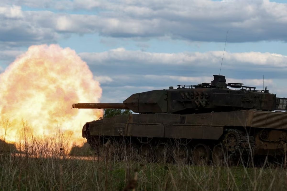 ইউক্রেনে সামরিক সহায়তা স্থগিত করল যুক্তরাষ্ট্র: ইউরোপ কি সেই ঘাটতি পূরণ করতে পারবে?