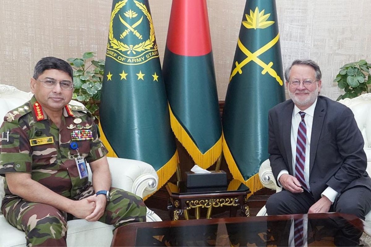 সেনাপ্রধানের সঙ্গে মার্কিন সিনেটরের সাক্ষাৎ