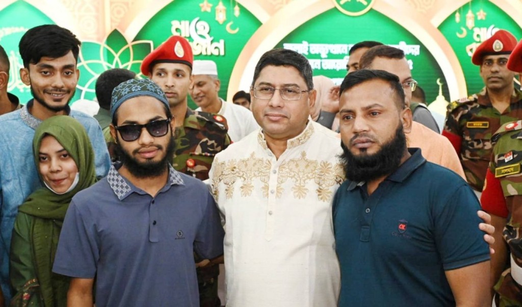 waker 1742745476 জুলাই আন্দোলনে আহতদের পাশে থাকবে সেনাবাহিনী: সেনাপ্রধান