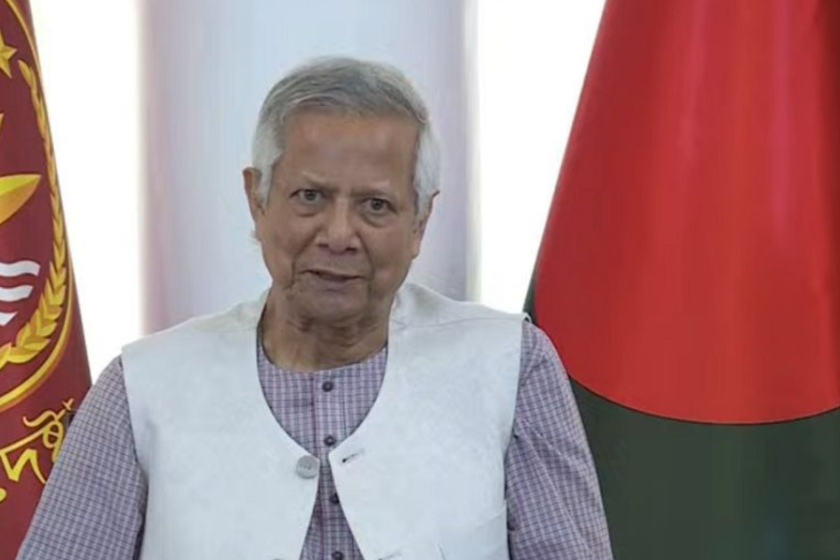 জাতির উদ্দেশে ভাষণ দিচ্ছেন প্রধান উপদেষ্টা