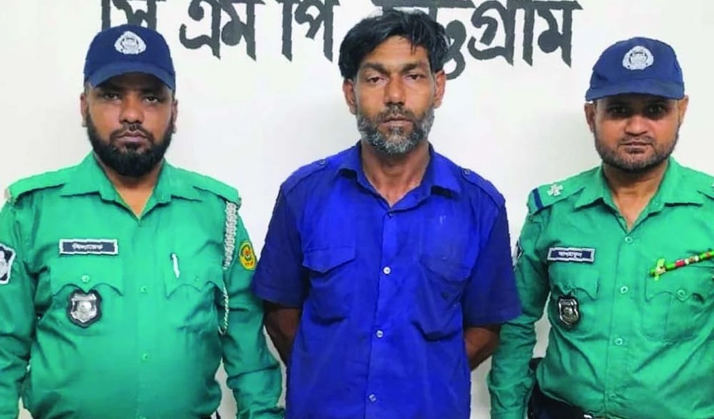চট্টগ্রামে ভিক্ষুক ধর্ষণের অভিযোগে আটক সিএনজি চালক 3 চট্টগ্রাম 1742100222 চট্টগ্রামে ভিক্ষুক ধর্ষণের অভিযোগে আটক সিএনজি চালক