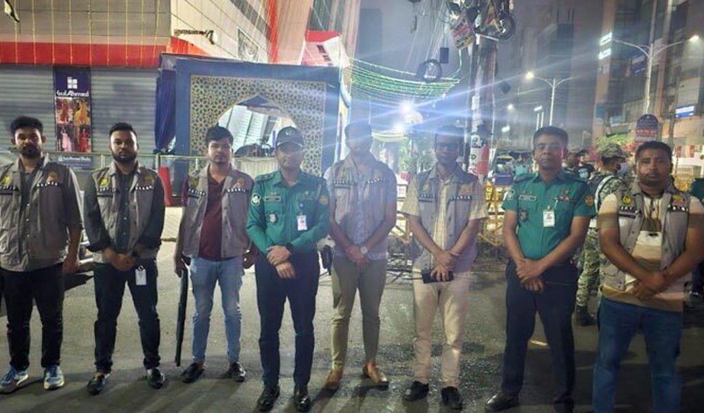 ঢাকায় ২৪ ঘণ্টার টহলে গ্রেপ্তার ১৯৬ 3 টহল 1742109703 ঢাকায় ২৪ ঘণ্টার টহলে গ্রেপ্তার ১৯৬