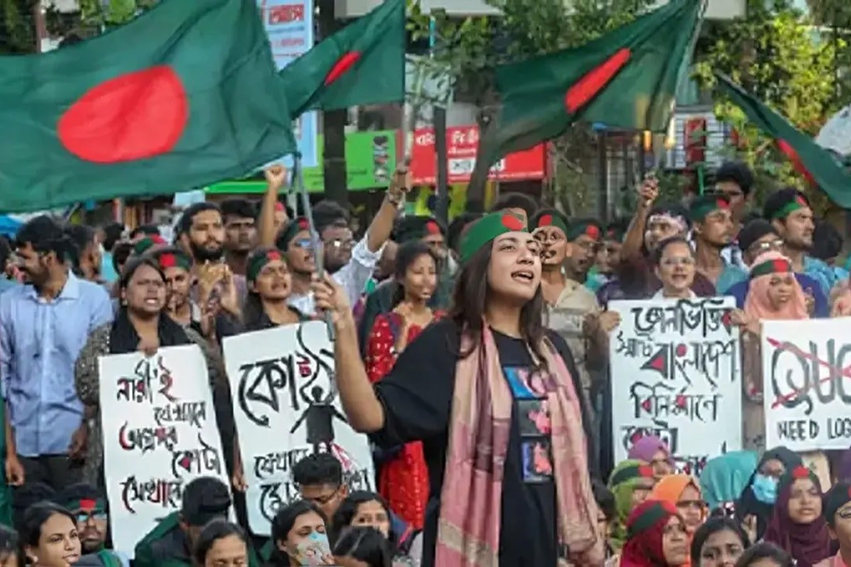মার্কিন পুরস্কার পেলেন জুলাই গণঅভ্যুত্থানে অংশগ্রহণকারী একদল নারী