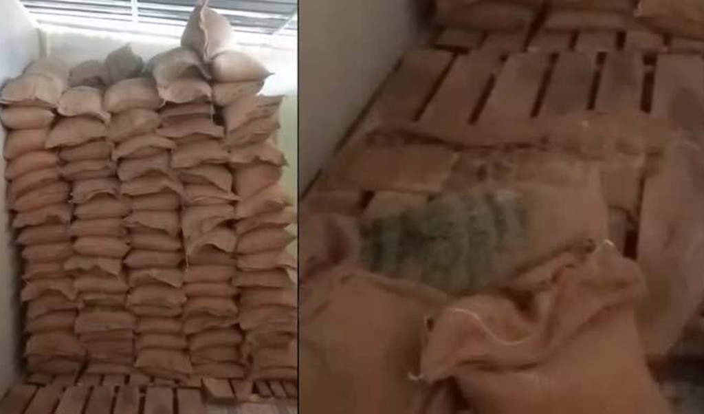 ভোলায় গুদাম থেকে ১৮২ বস্তা সরকারি চাল জব্দ, আটক ১ 3 ভোলা 1743398805 ভোলায় গুদাম থেকে ১৮২ বস্তা সরকারি চাল জব্দ, আটক ১