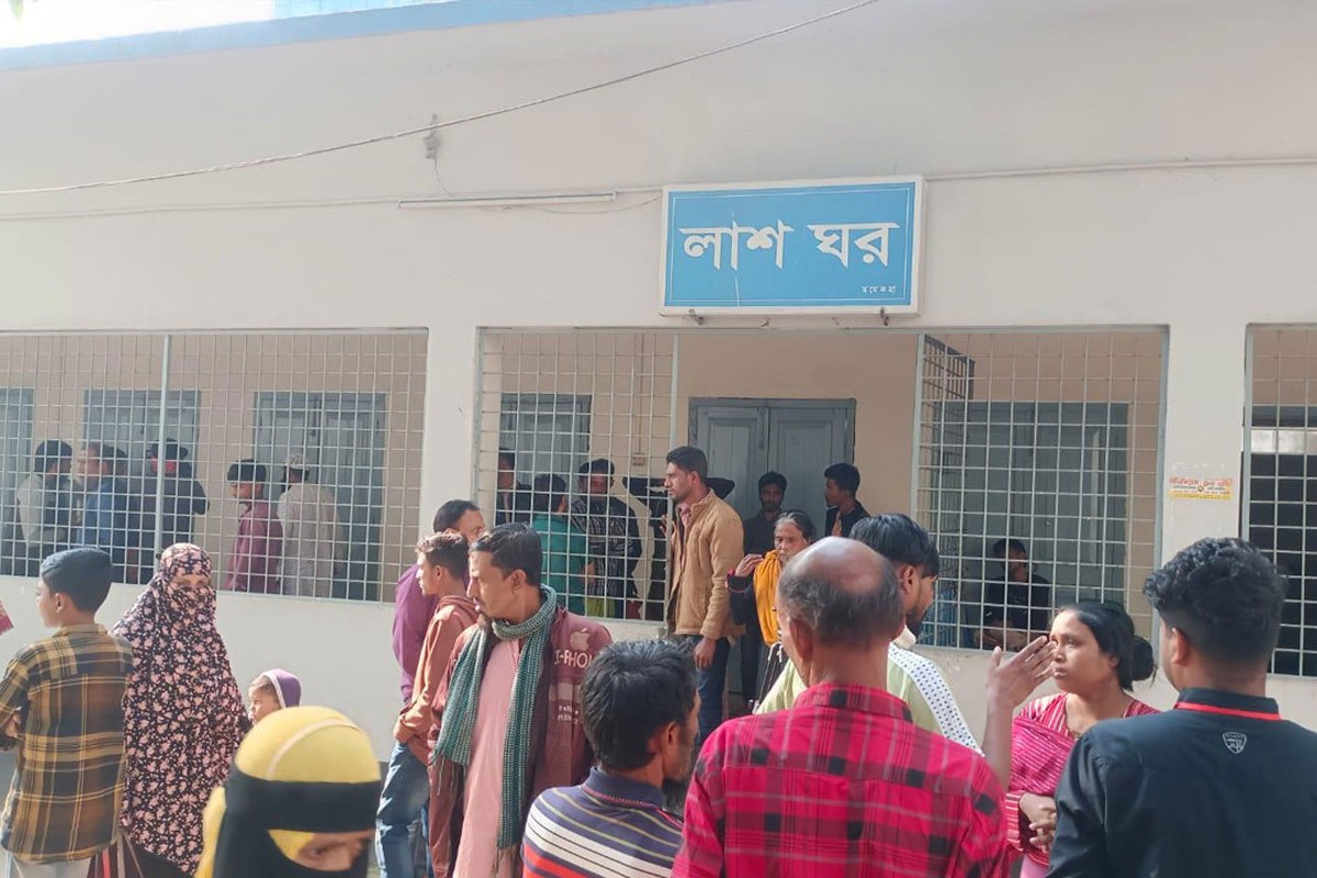 ময়মনসিংহে ট্রাক-অটোরিকশা সংঘর্ষে দুই বোনসহ চারজনের মৃত্যু