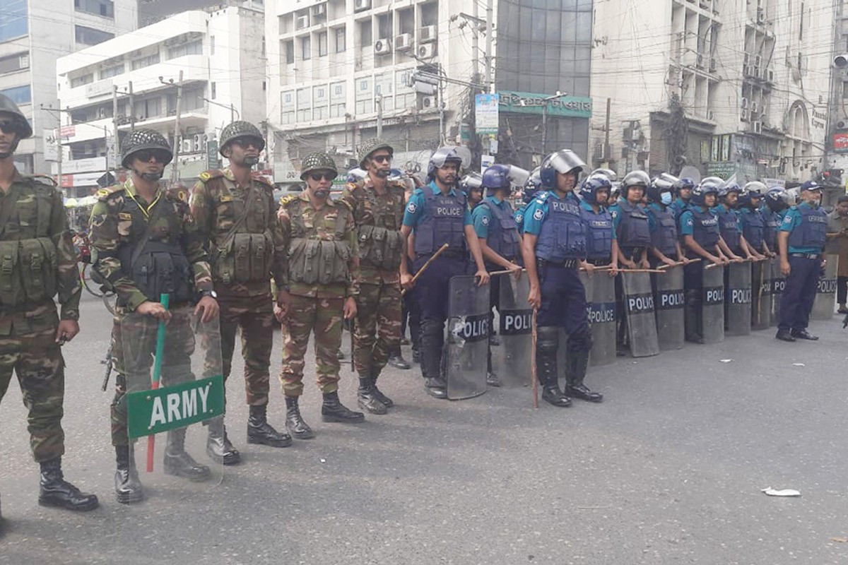 বায়তুল মোকাররমসহ রাজধানী জুড়ে আইনশৃঙ্খলা বাহিনীর সতর্ক অবস্থান