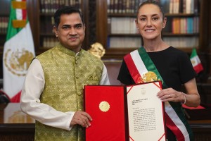 মেক্সিকোর প্রেসিডেন্টের কাছে পরিচয়পত্র পেশ করলেন রাষ্ট্রদূত মুশফিক