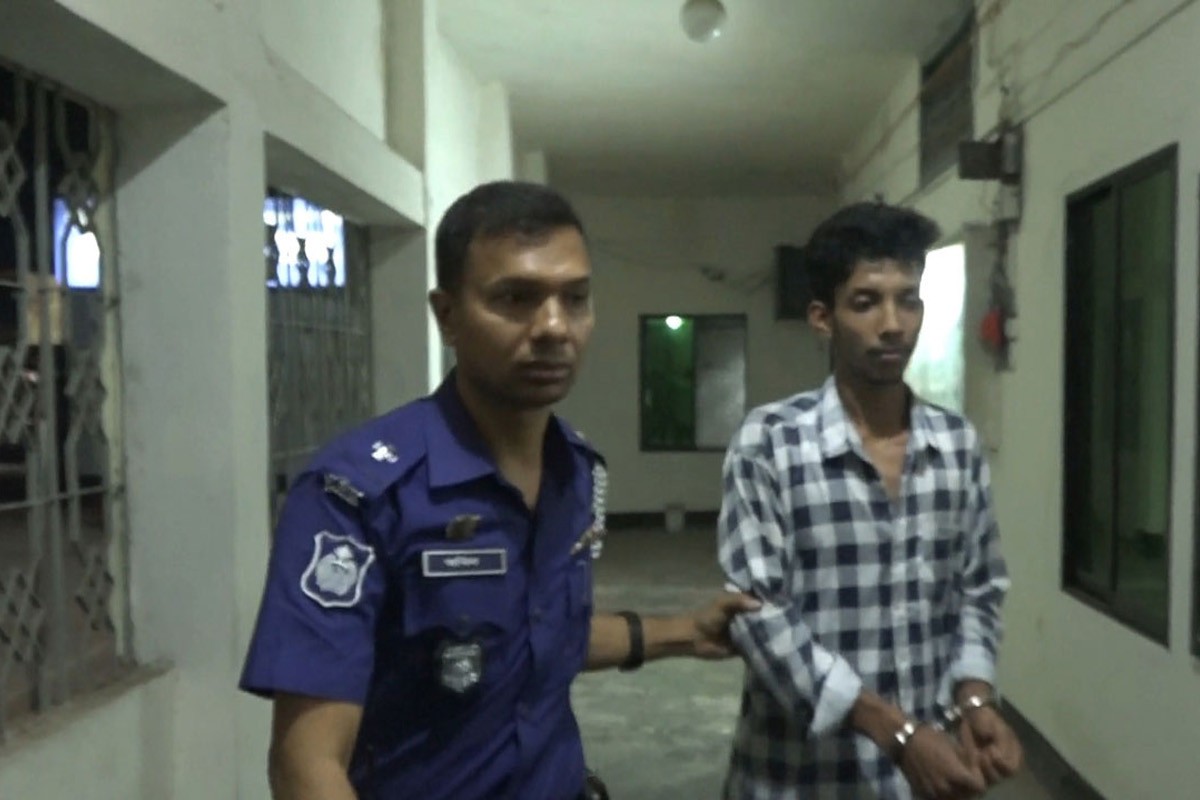 লক্ষ্মীপুরে অস্ত্র ঠেকিয়ে ধর্ষণচেষ্টার অভিযোগে যুবক গ্রেপ্তার