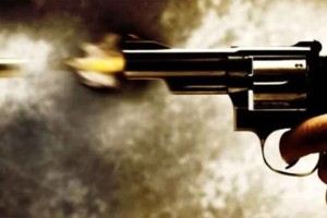 দুর্বৃত্তের গুলিতে নিহত হত্যা মামলার আসামি