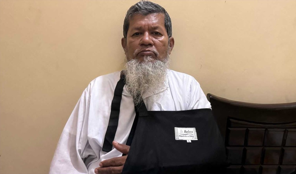 হামলা 1743388167 লক্ষ্মীপুরে তথ্য উপদেষ্টার বাবার ওপর হামলা