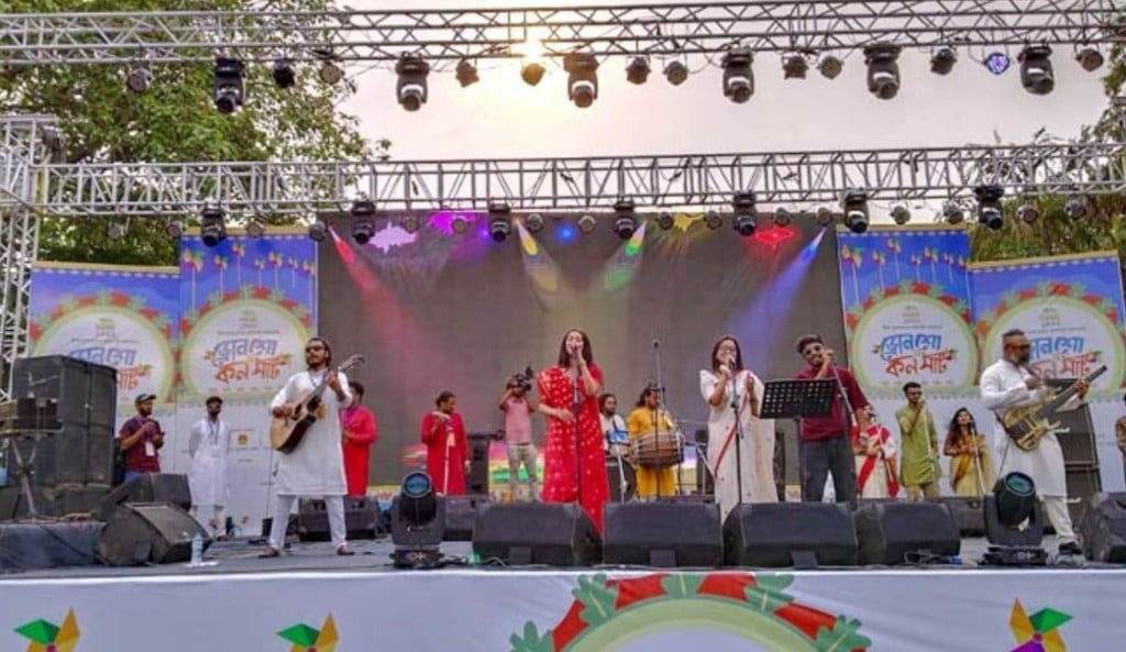 TOUKIR 13 1744632789 মানিক মিয়া অ্যাভিনিউতে চলছে কনসার্ট, আকর্ষণের কেন্দ্রবিন্দুতে ড্রোন শো
