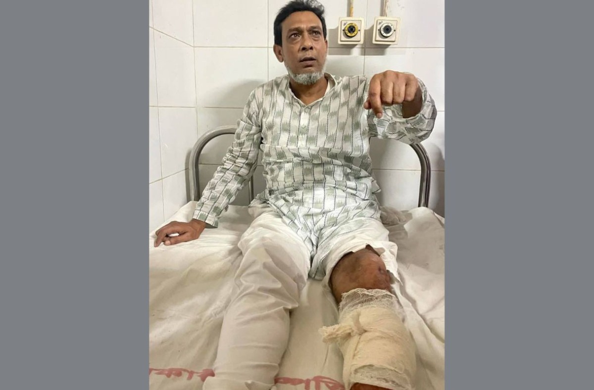 বানারীপাড়ায় দুর্বৃত্তদের হাতুড়িপেটায় কলেজ অধ্যক্ষ আহত