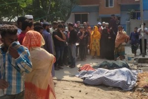 পুকুর থেকে দুই নারী ও এক শিশুর বস্তাবন্দি খণ্ডিত মরদেহ উদ্ধার