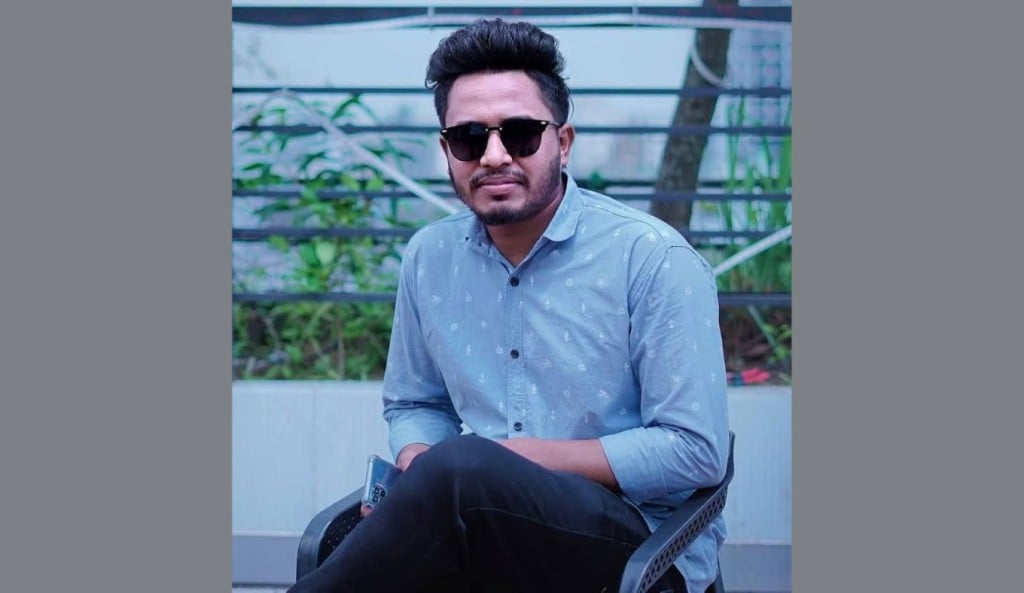 TOUKIR 40 1743856755 সাতকানিয়ায় ছাত্রলীগ নেতাকে গণপিটুনি দিয়ে পুলিশে সোপর্দ