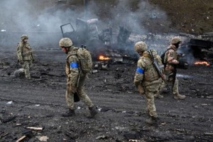 রাশিয়ার হামলায় একদিনে ৪৩০ ইউক্রেনীয় সেনা হতাহত