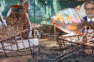 মোটিফে একজন ব্যক্তিকে আগুন দিতে দেখা গেছে: ঢাবি প্রক্টর