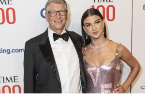 ফোবি গেটসের প্রযুক্তি যাত্রা শুরু, বাবার নয় নিজের পথে ফিয়া