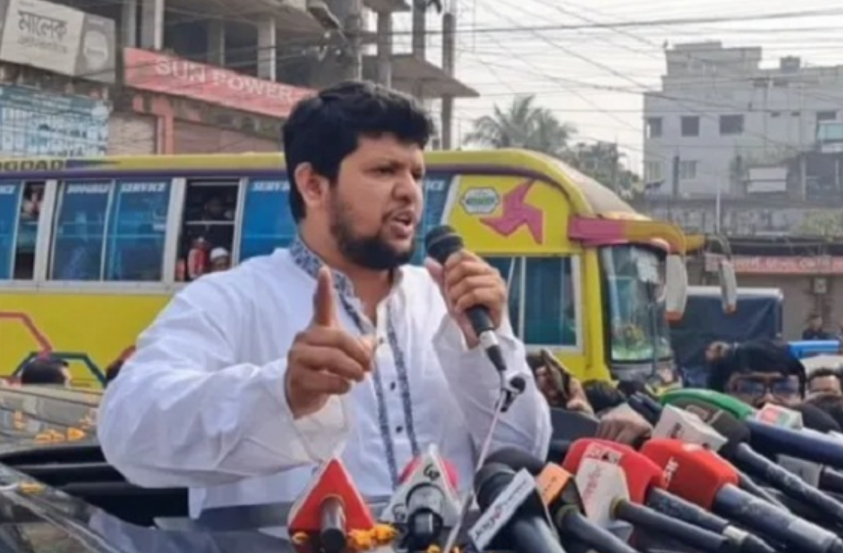 আওয়ামী লীগকে রাজনৈতিকভাবে দাঁড়াতে দেব না: মাহফুজ আলম