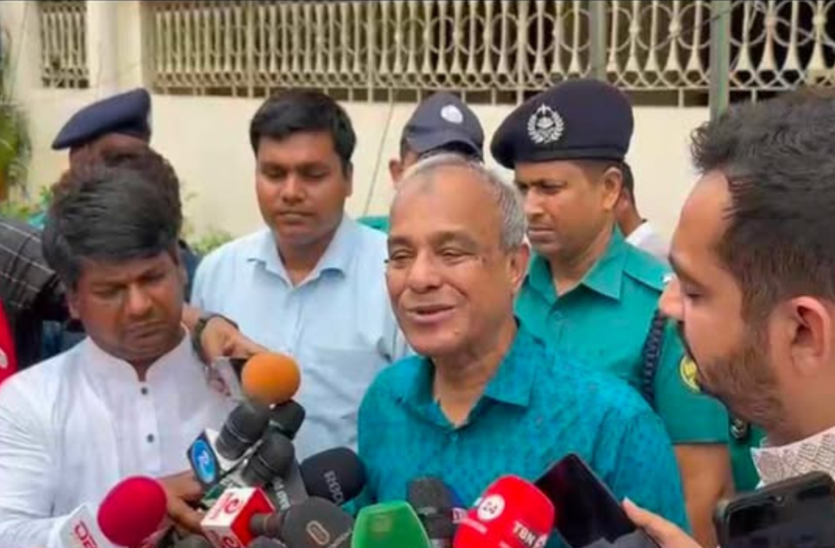 রাজধানীর থানাগুলো দ্রুত নিজস্ব ভবনে স্থানান্তর হবে: স্বরাষ্ট্র উপদেষ্টা