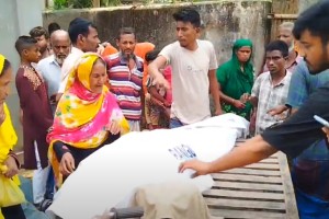 হাটচন্দ্রায় মাকে কুপিয়ে হত্যা করেছে মাদকাসক্ত পুত্র