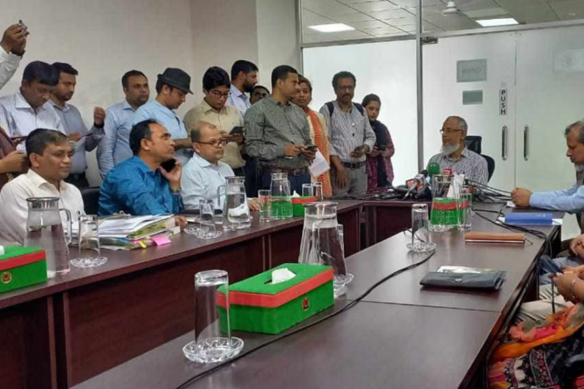 নির্বাচনী আচরণবিধির খসড়া তৈরি, প্রচারণায় পোস্টার থাকছে না: ইসি