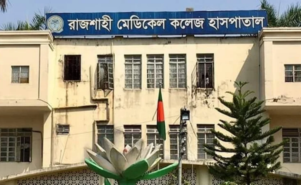 রাজশাহীতে মদপানে দুই যুবকের মৃত্যু, অসুস্থ কৃষি কর্মকর্তা 2 aabbc 48 1744126167 রাজশাহীতে মদপানে দুই যুবকের মৃত্যু, অসুস্থ কৃষি কর্মকর্তা