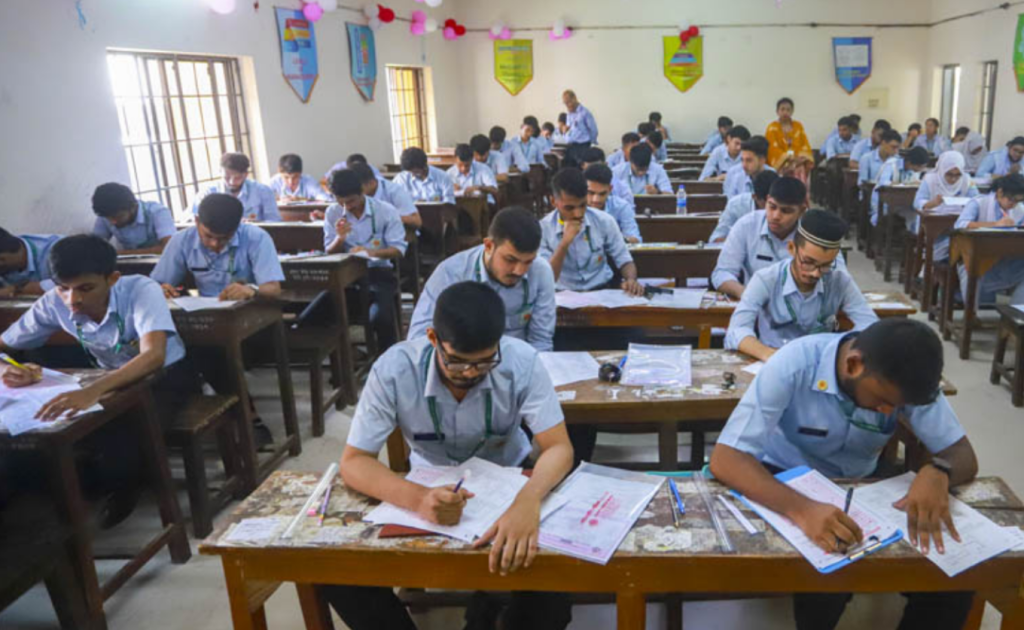 aabbc 50 1744192523 এসএসসি পরীক্ষা কেন্দ্রের ২০০ গজের মধ্যে জনসাধারণের প্রবেশ নিষিদ্ধ: ডিএমপি