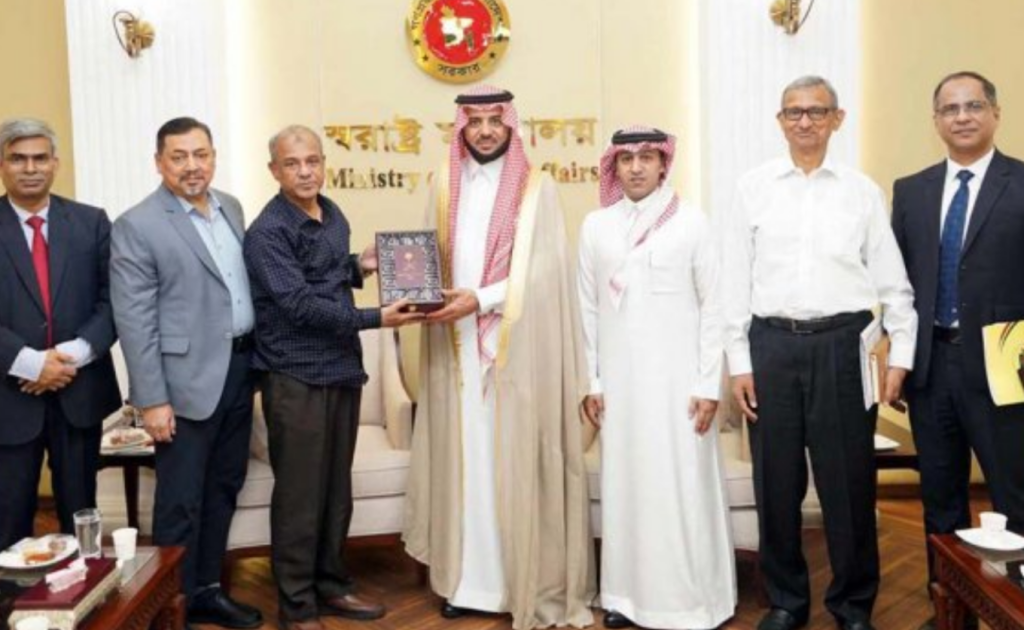 aabbc 61 1744213535 সৌদিতে আরও বেশি বাংলাদেশি জনশক্তি নেওয়ার আহ্বান স্বরাষ্ট্র উপদেষ্টার