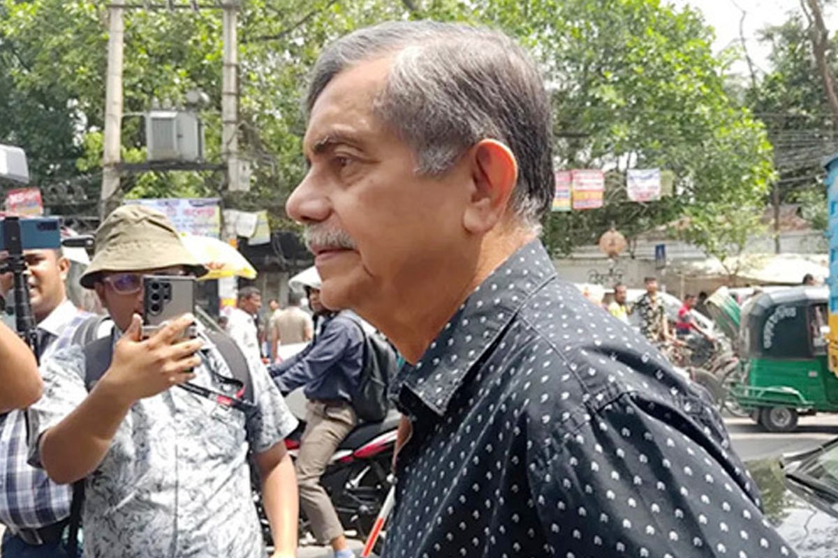 এসএসসির কেন্দ্র পরিদর্শনে শিক্ষা উপদেষ্টা