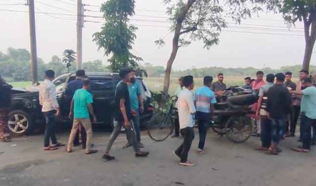 accident 1743474015 মেহেরপুরে তিন যানের সংঘর্ষ, নিহত ৩