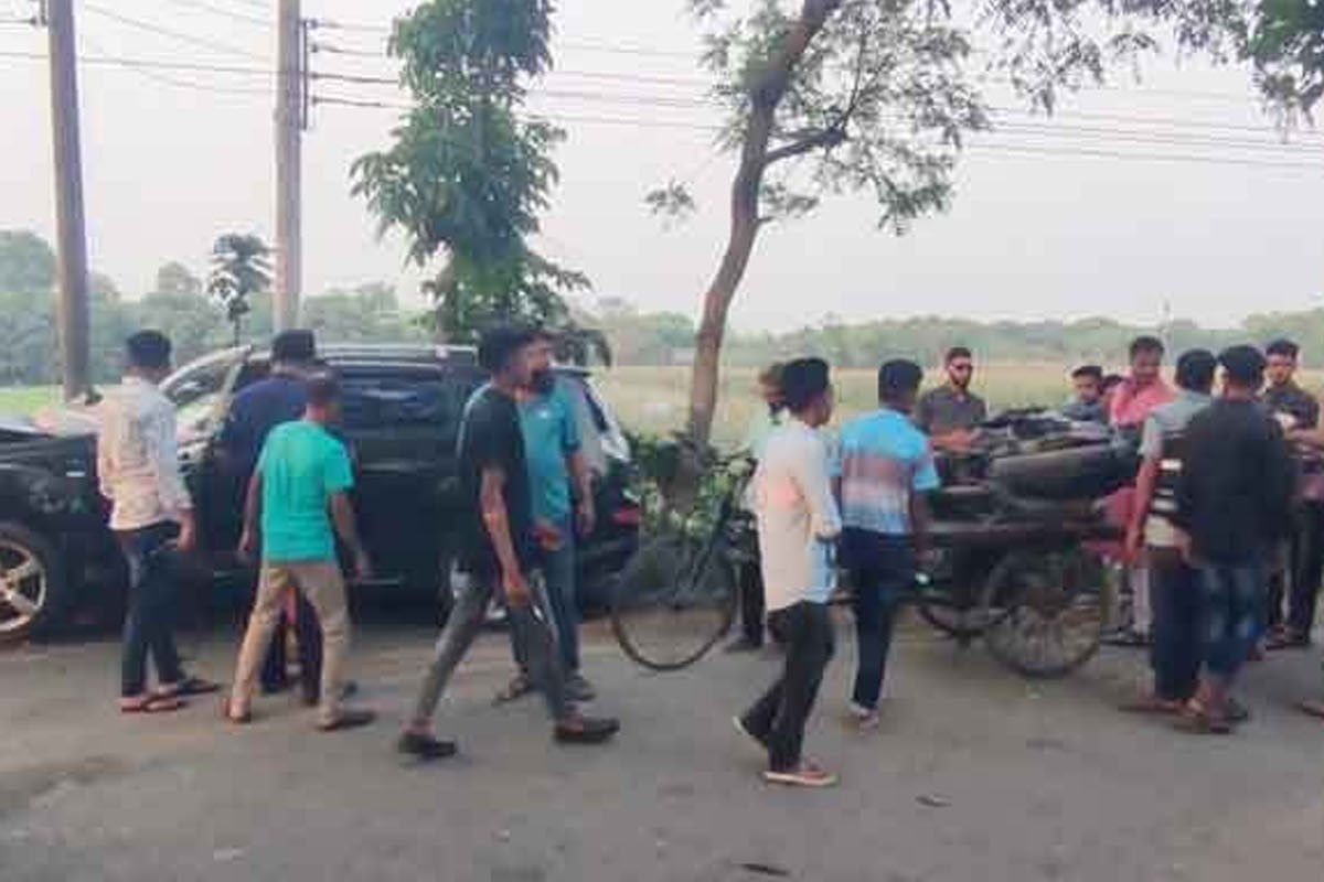 মেহেরপুরে তিন যানের সংঘর্ষ, নিহত ৩