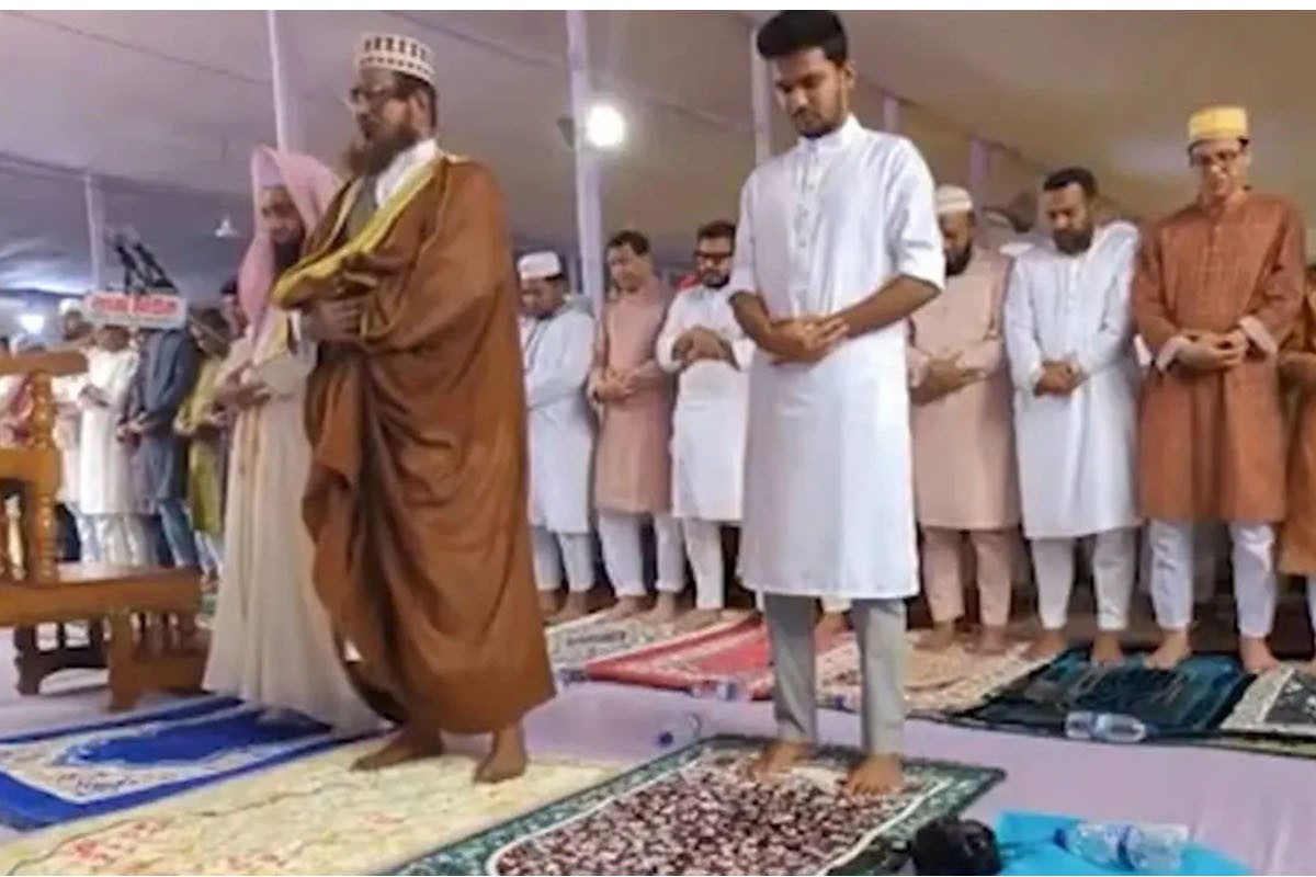 ঈদের জামাতে সামনের কাতারে উপদেষ্টা আসিফ: যা জানা গেলো