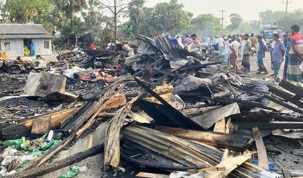 barguna 1744620540 বরগুনার তালতলীতে অগ্নিকাণ্ডে ১৮ ব্যবসা প্রতিষ্ঠানসহ ৪ বসতঘর ভস্মীভূত